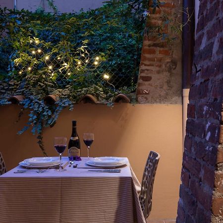 Luxury Suite In The Center I Private Patio & Kitchen Bologna Exterior foto